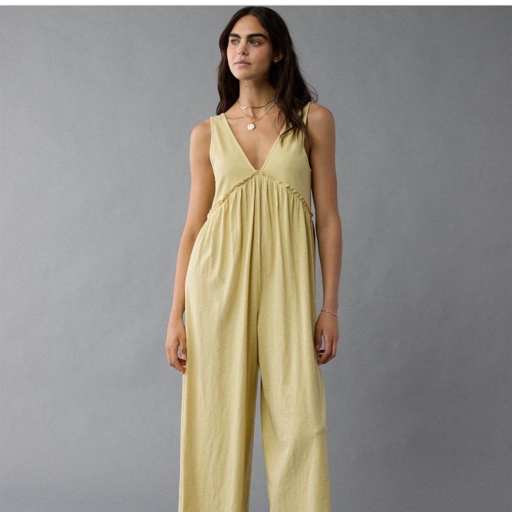 🌞 American Eagle Sunchaser Knit V-Neck Jumpsuit (NWT) – Size M